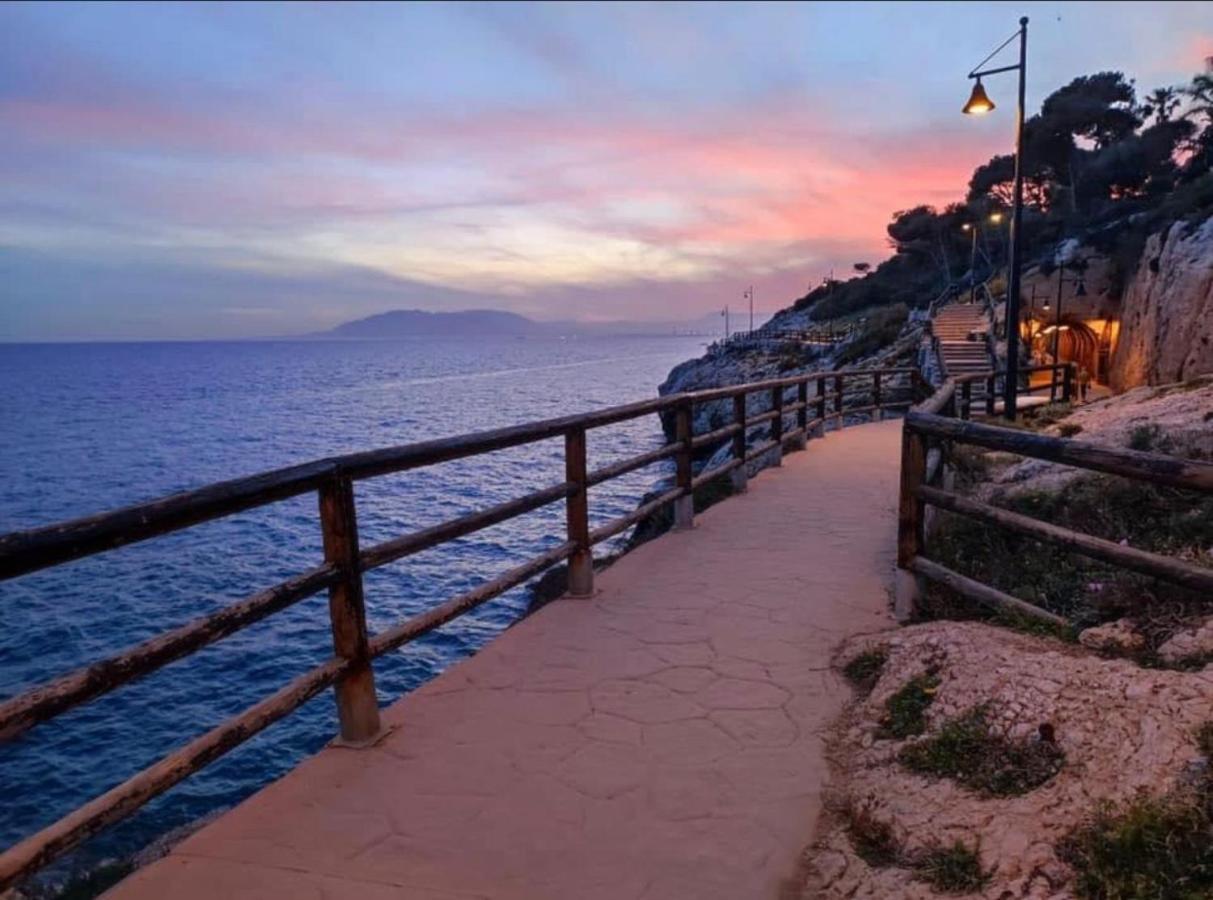 2 Sea Front *